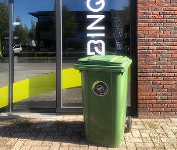 Groene afvalcontainer met GFT containersticker