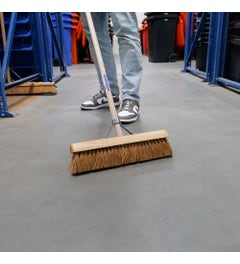 Synx Tools Bezem Coco 60cm - Zaalveger - met steelhouder Synx Tools Bezem Coco 60cm - Zaalveger - met steelhouder