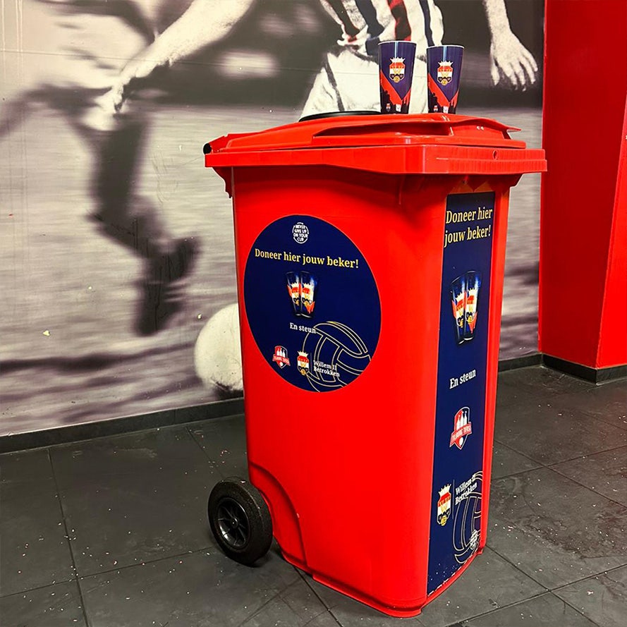 Afvalcontainer bekerinzameling Willem II stadion