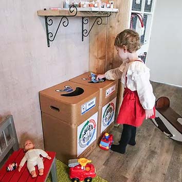 Afvalbox afvalscheidingsbakken met 2 afvalstromen op kinderdagverblijf